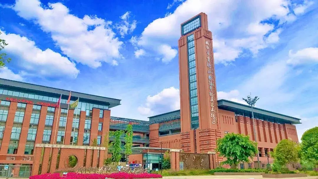 城北名校校长硬气放话：我们学校到底好不好，别问我，问我的学生