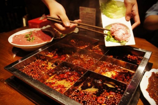 为什么吃完火锅第二天就会拉肚子,吃辣火锅第二天肚子疼怎么办