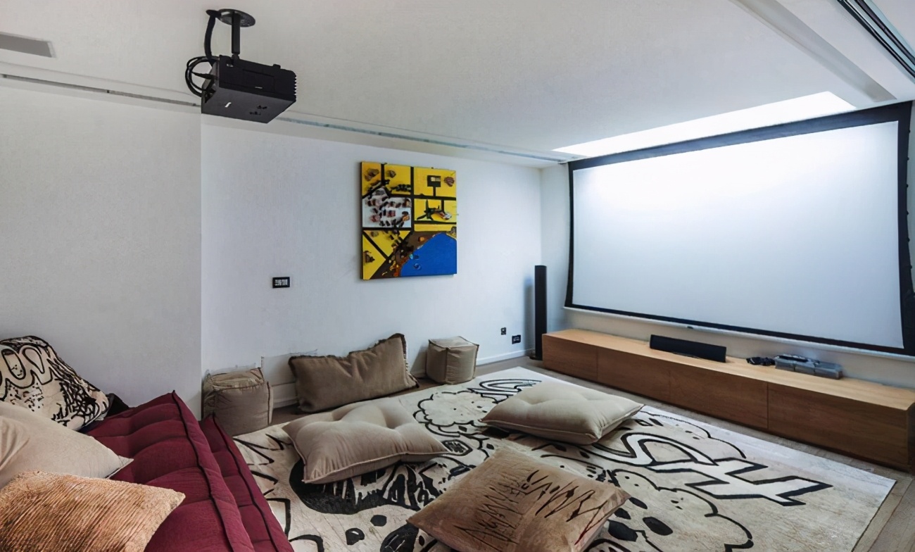 100英寸激光电视机测评,激光电视80寸和100寸差多少