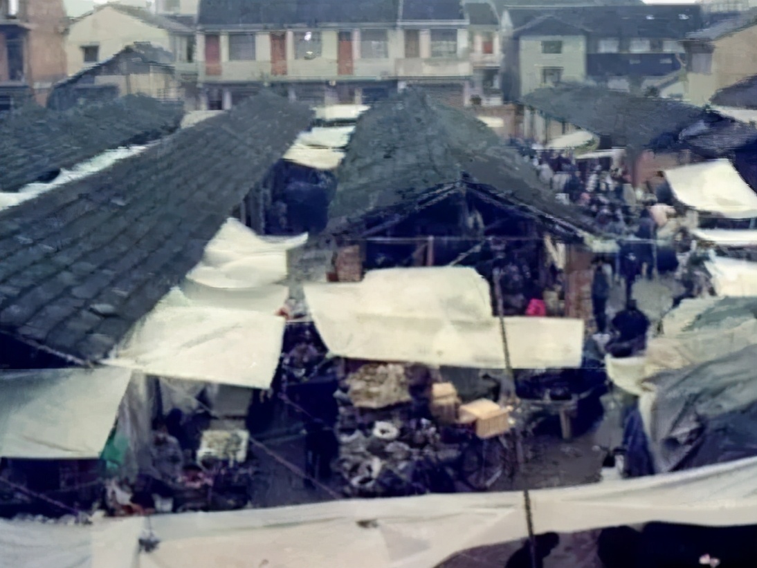 幸福道路越走越宽,幸福道路越走越宽阔