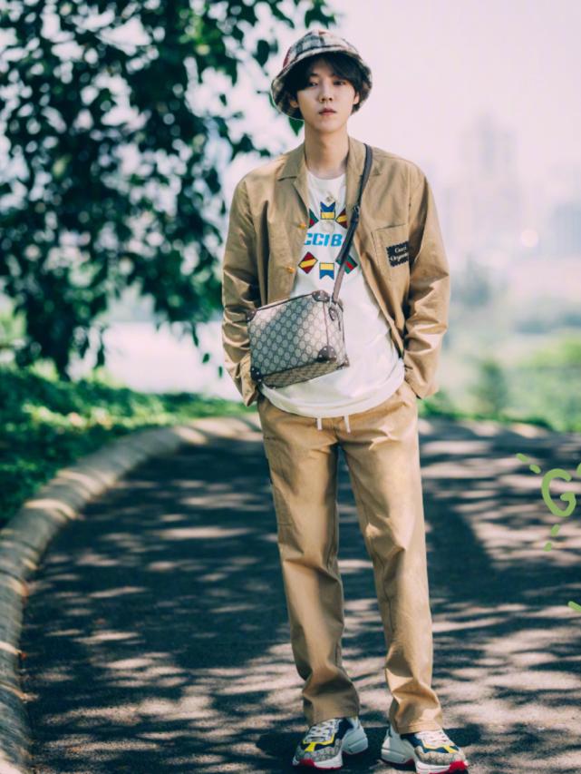 鹿晗分身舞国外评价,鹿晗亲自教学分身舞