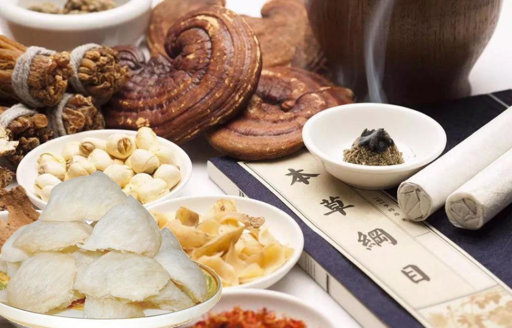 老燕窝和新燕窝什么燕窝价值最高,干燕窝即食燕窝鲜炖燕窝的区别