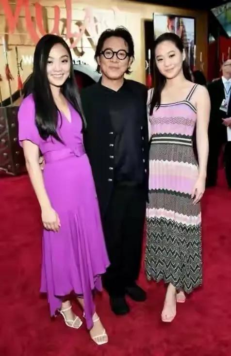 李连杰前妻和女儿近况,李连杰女儿合照曝光