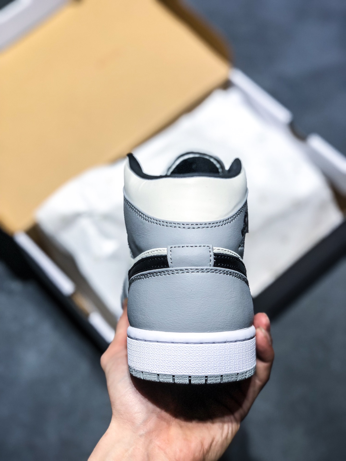 耐克阿迪瑕疵鞋,为什么现在阿迪耐克假鞋太多