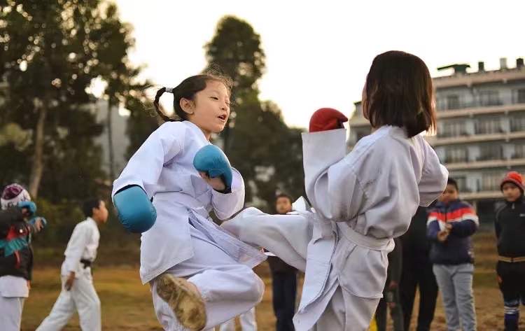 从圈地自萌到作者举报成风，橙光会是下个受害者么？