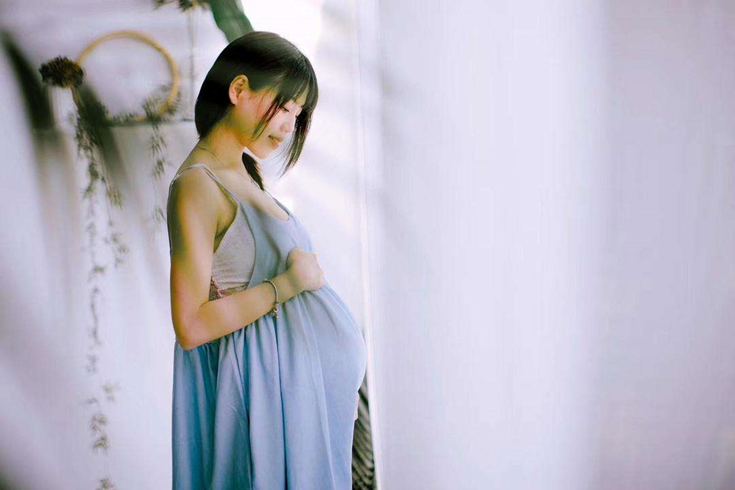 孕妇怀孕42周仍未生产，去医院后还不想生，医生：真是无知