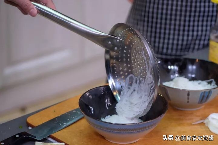 越南牛肉河粉汤底简易做法,越南牛肉河粉怎么做才好吃视频