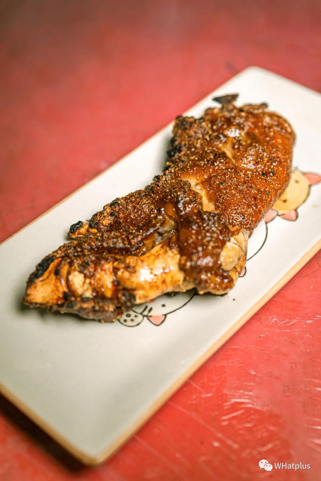 只有3张桌子的小破店，竟然把烧烤做得像米其林3星