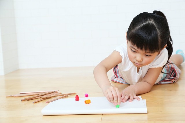 爸爸辅导孩子做作业,怎么辅导一年级的孩子做作业