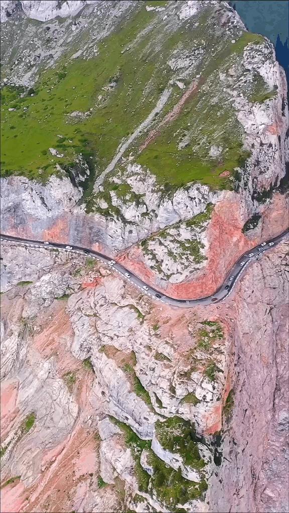 如果你不了解现实你就去看历史,如果你不了解历史就无法展望未来