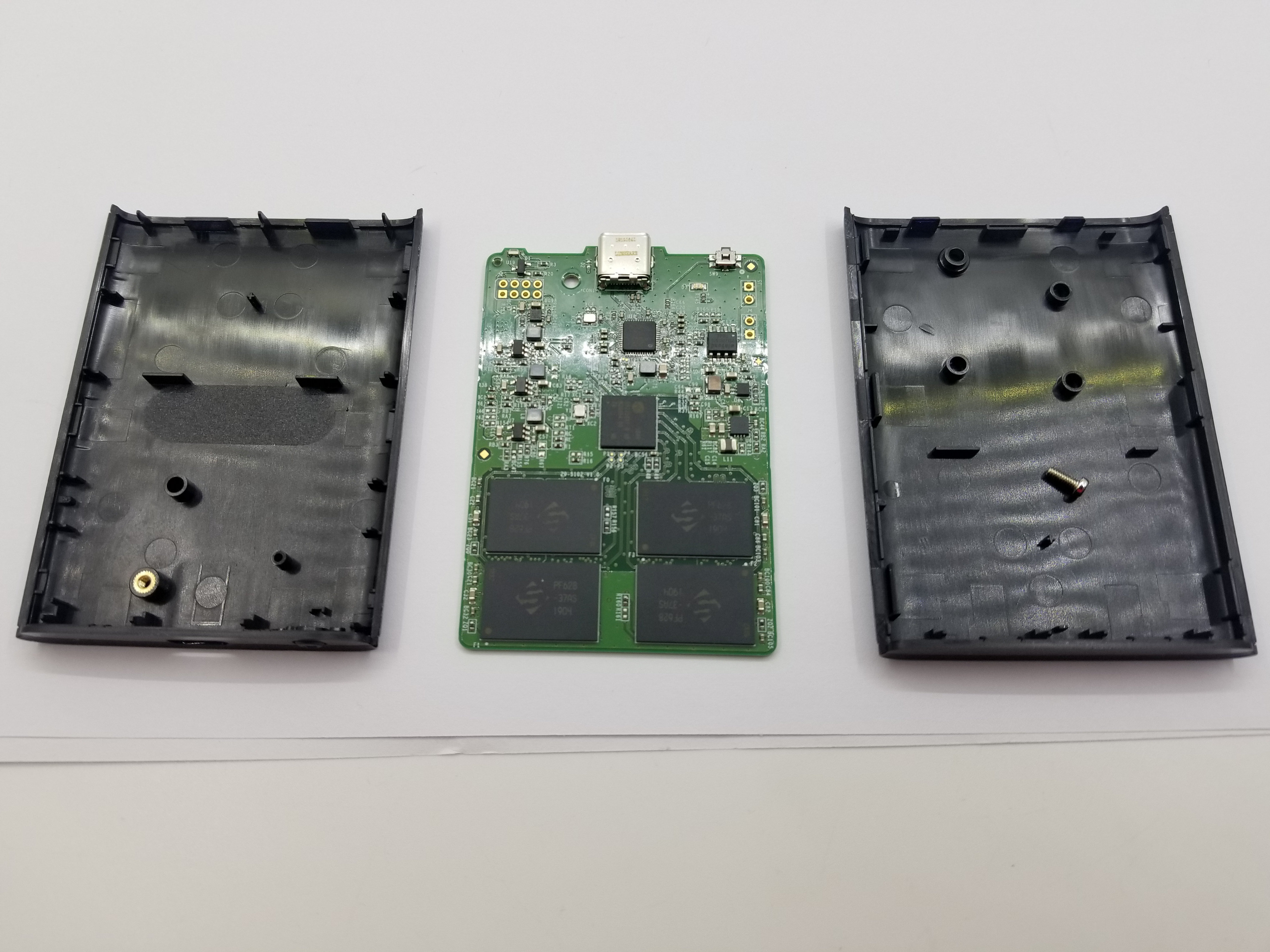 固态硬盘239g,固态硬盘和雷电接口硬盘