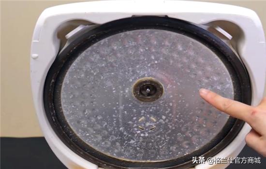电饭煲这些“卫生死角”很容易被人忽视，结果越用越费电