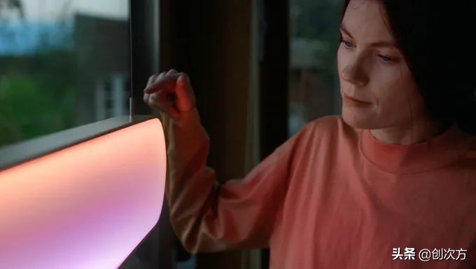 太阳能炫酷灯,好看的太阳能照明灯效果图