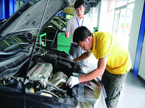 汽车小刮小蹭怎么修复,车辆有点小剐蹭保险怎么处理