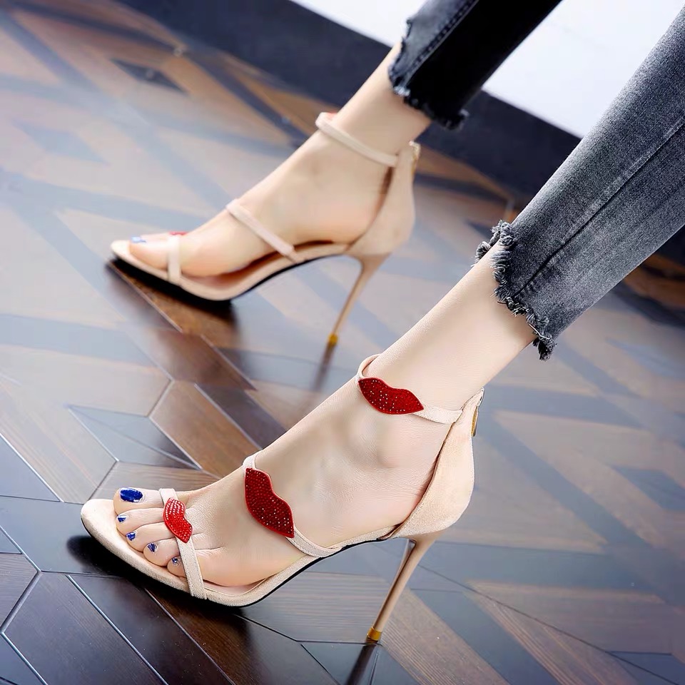 闪亮亮高跟鞋凉鞋,夏季新款尖头中跟气质水钻凉鞋