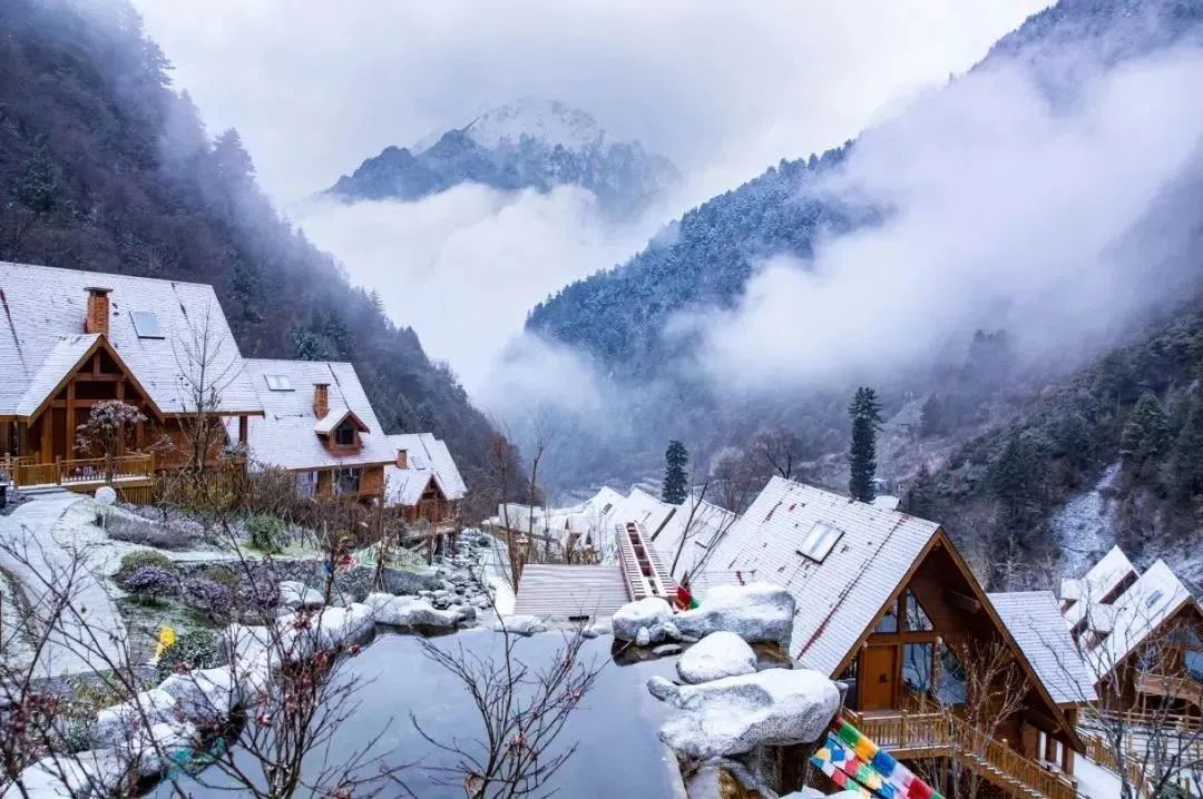阿坝一日游赏雪,夏天去阿坝州旅游景点怎么玩