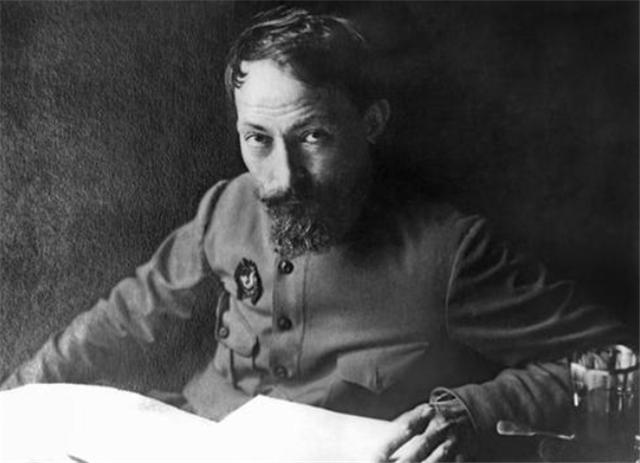 从克格勃特工到俄罗斯偶像,从特工到总统普京的克格勃情结