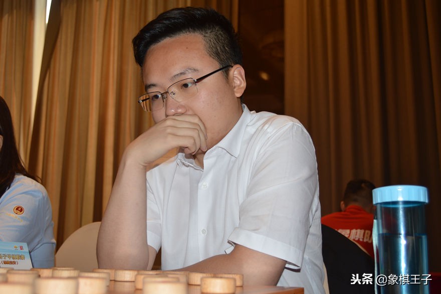 中国象棋王天一与蒋川比赛视频,许银川讲解2015王天一vs吕钦