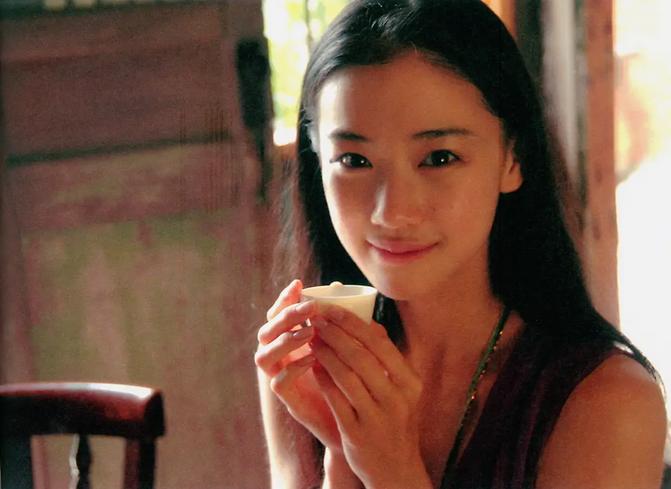 4位嫁给富豪的女星,盘点5位嫁给老男人的女星