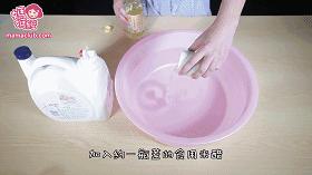 羽绒服洗过后跑毛怎么回事,羽绒服有发霉污渍怎么去除