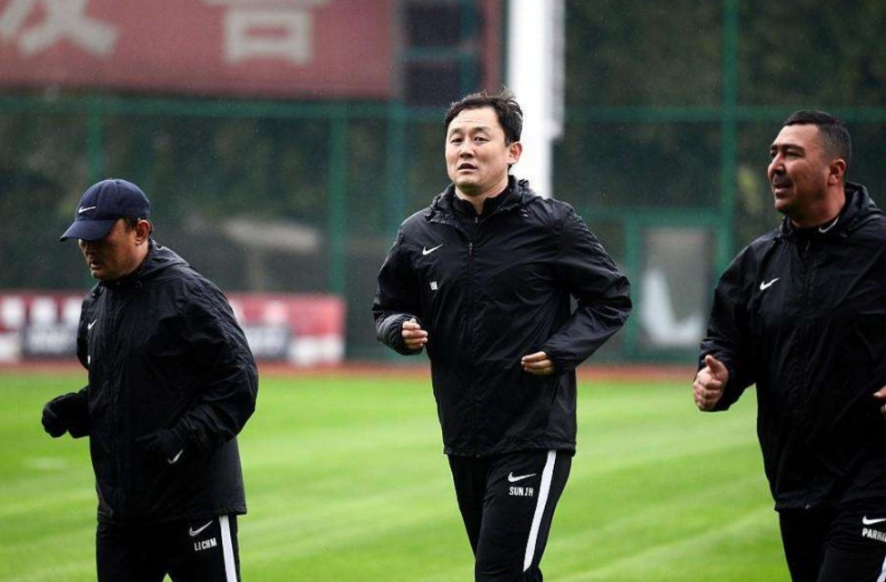 孙继海干得漂亮！强势当选*疆新**足协副主席，将成足球青训总指挥官