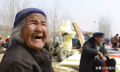 鼻梁塌的意思,鼻梁塌是为啥呢