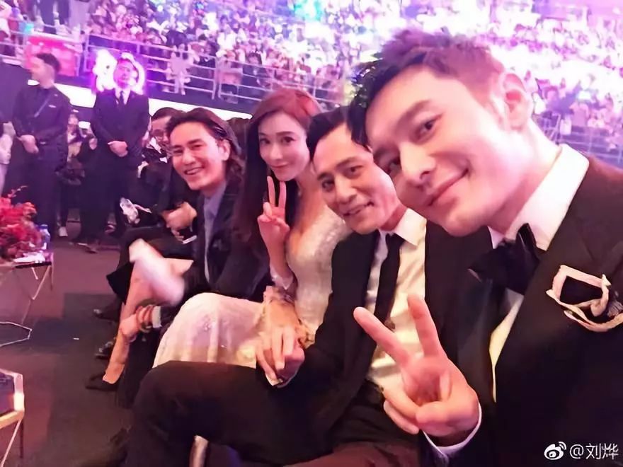 微博之夜现场微光之夜,微博之夜吃瓜靠唇语