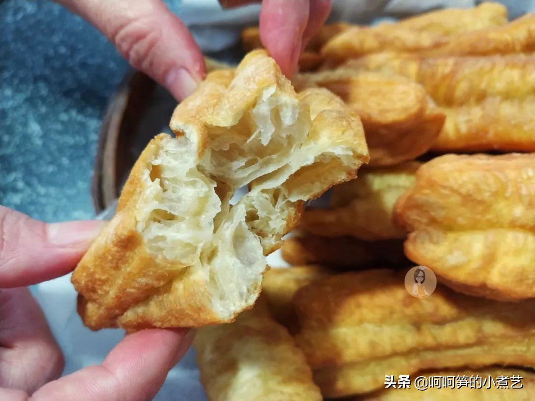 上海油条的做法和配方视频,100种简易懒人早餐油条的做法