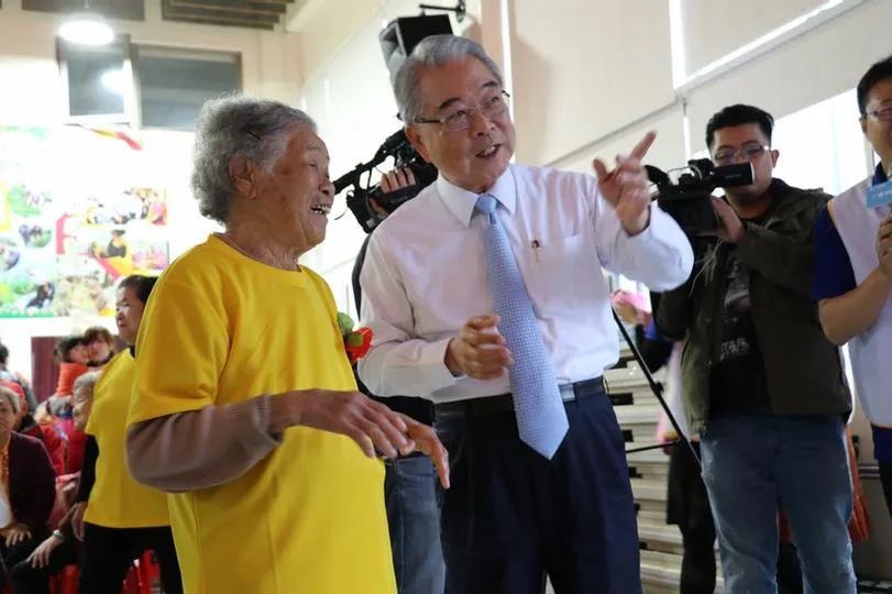 全球笔电代工大王许胜雄启动交棒,苦叹电子业都是“茅山道士”