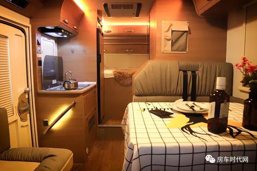 旌航依维柯欧胜c型自动挡房车,旌航最美观又适用的小额头房车
