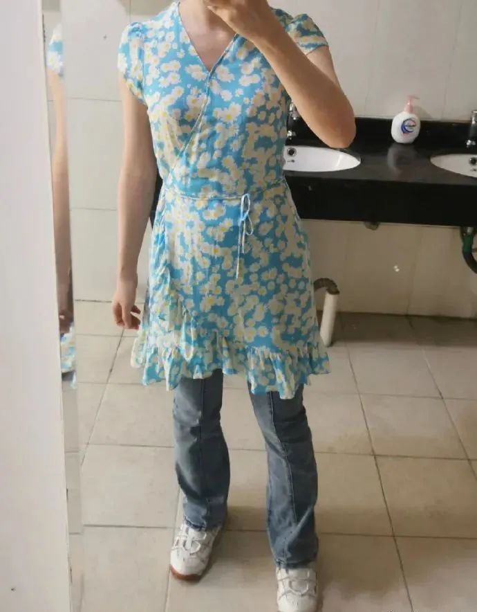 今日段子｜薇娅和李佳琦一天卖了多少钱？