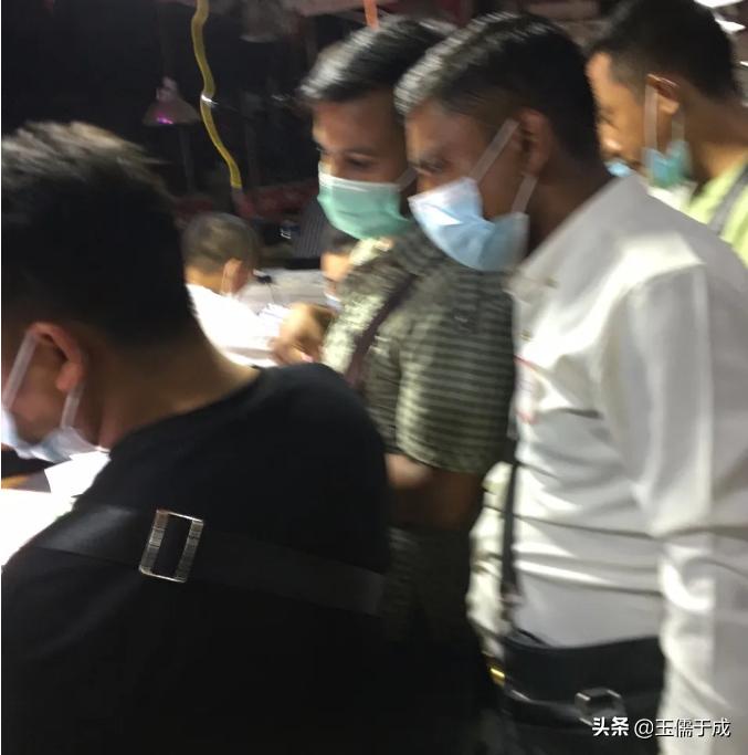 瑞丽市翡翠玉石市场,孔雀舞瑞丽