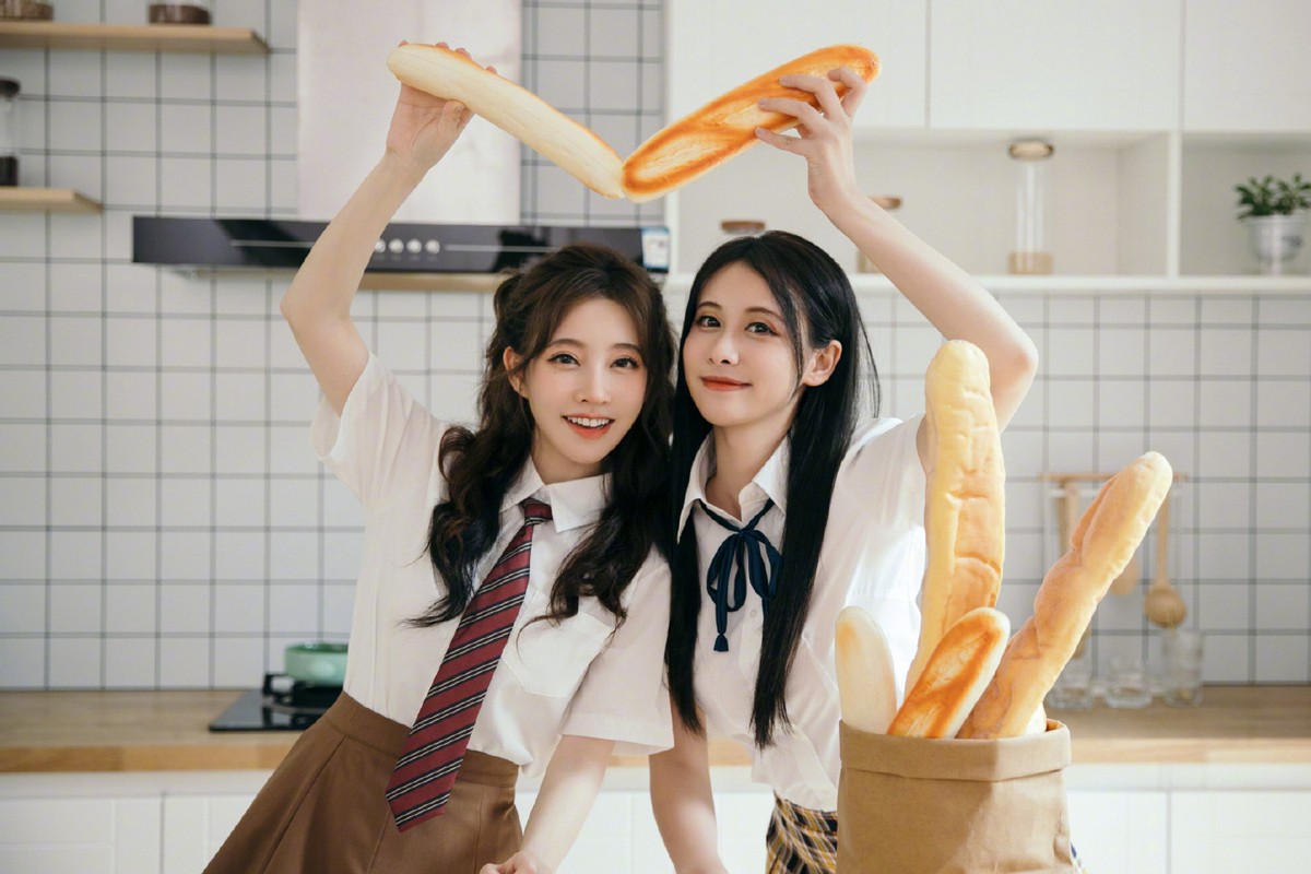 元气满满冯提莫跳舞,冯提莫跳扭胯舞