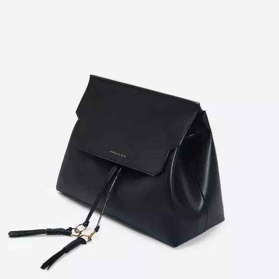 泰妍奚梦瑶,奚梦瑶穿miumiu黑钻吊带裙