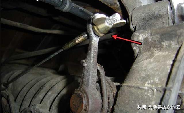 货车离合器踏板回位慢什么原因,离合器踏板重