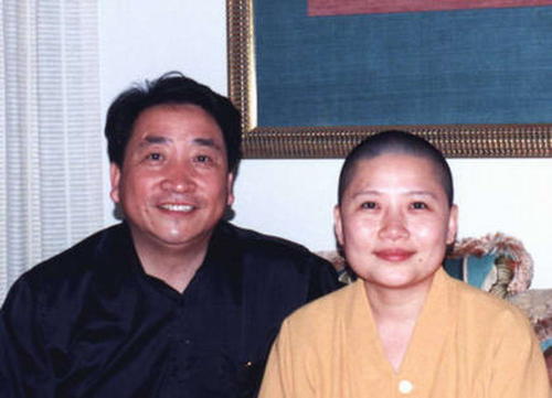 歌手李娜的成名经历简介,歌手李娜在美国出过歌吗