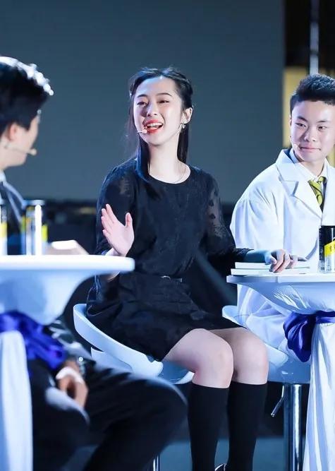 被称为沪上传奇校长,她说出了这所学校在三年内成为黑马的原因