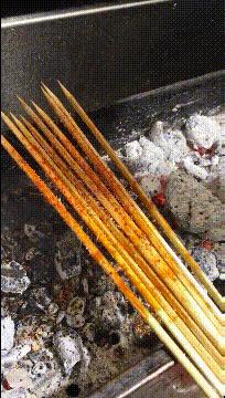 想知道上面的这个洞洞是用来干什么的？