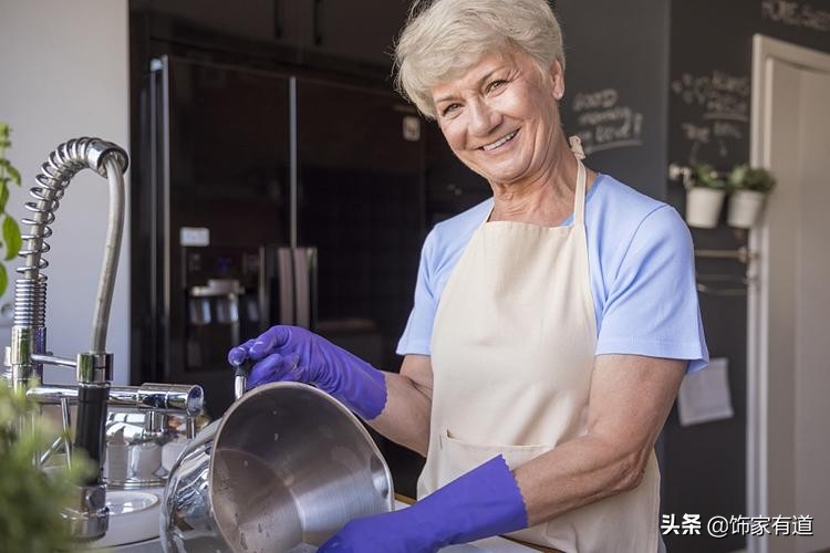 小苏打怎么去除烧焦的不锈钢锅,如何清洗不锈钢锅内烧焦黑垢