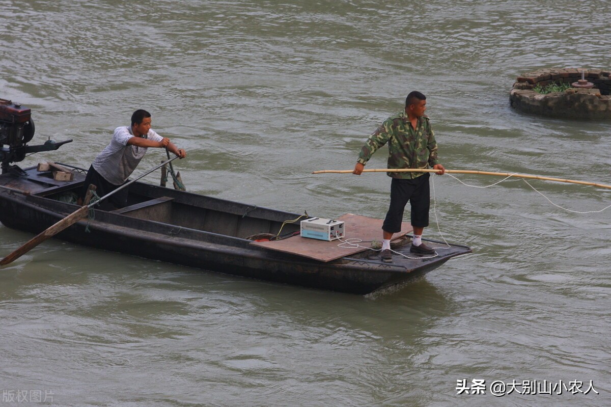 钩子挂泡沫钓鱼,泡沫挂钩能钓鱼吗