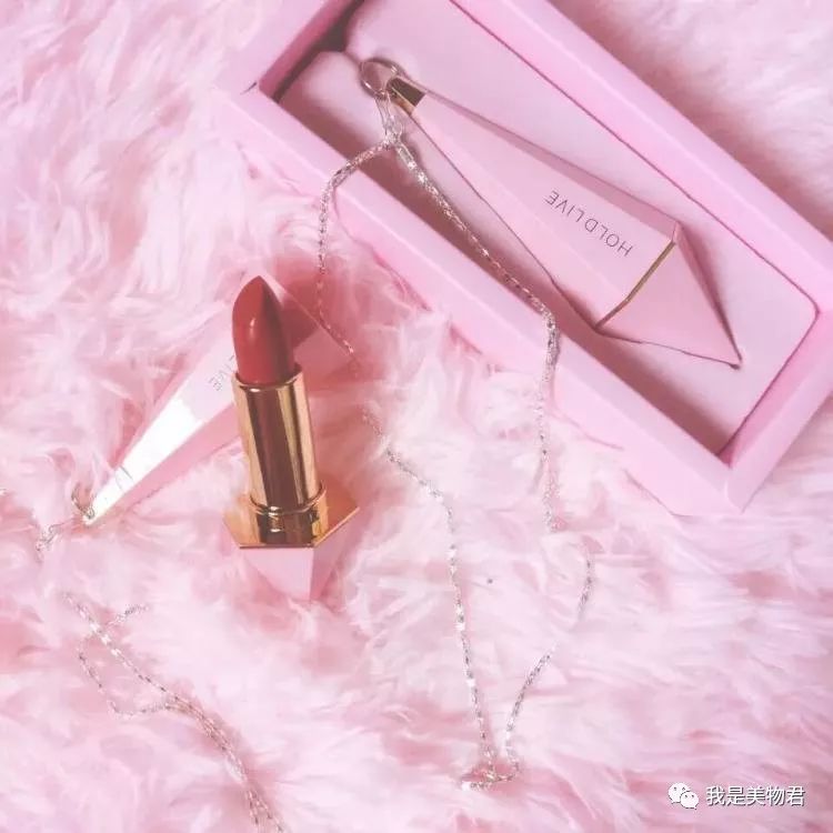 49块竟然比300块还好用，开挂的国产口红真的太美了
