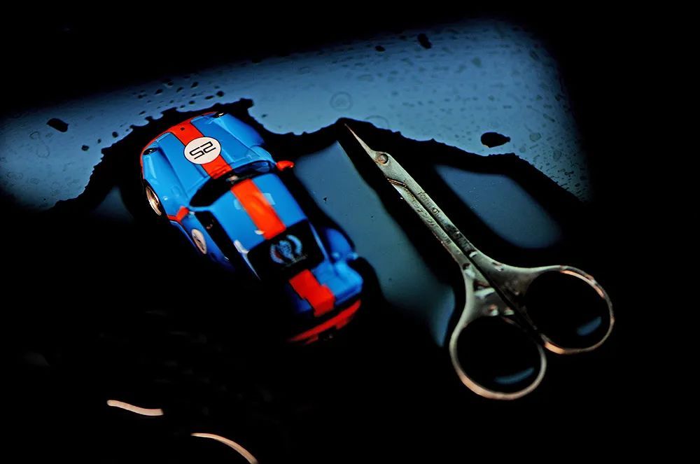 玩汽车玩具模型,玩玩具模型车