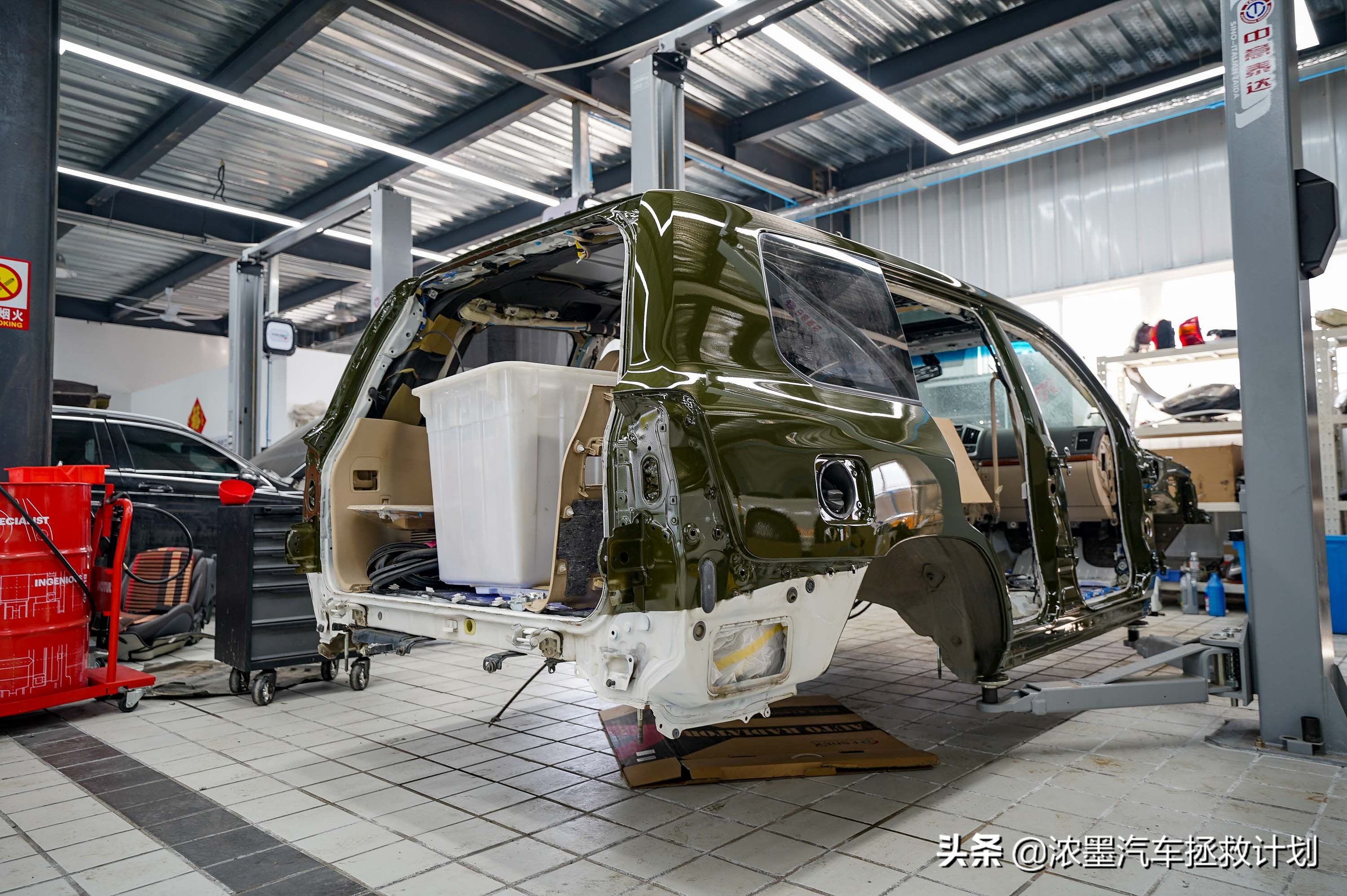 丰田霸道酷路泽带你翻山越岭,丰田兰德酷路泽低速4驱越野模式