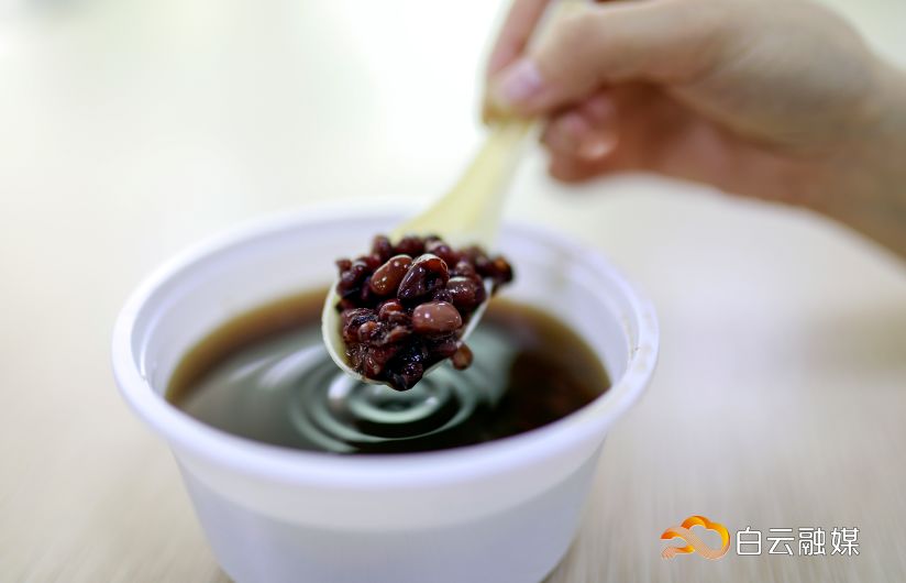 走在乡间小路观赏田园风光体验,看田园风景品乡间生活尝农家美食