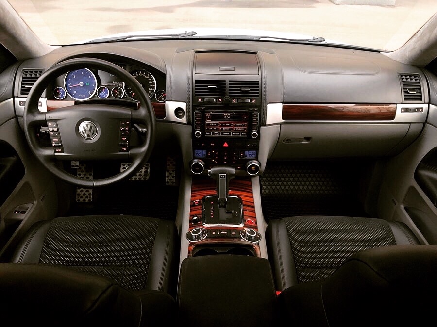 2023款途锐经典和曜黑哪个耐看,老款途锐帅气视频