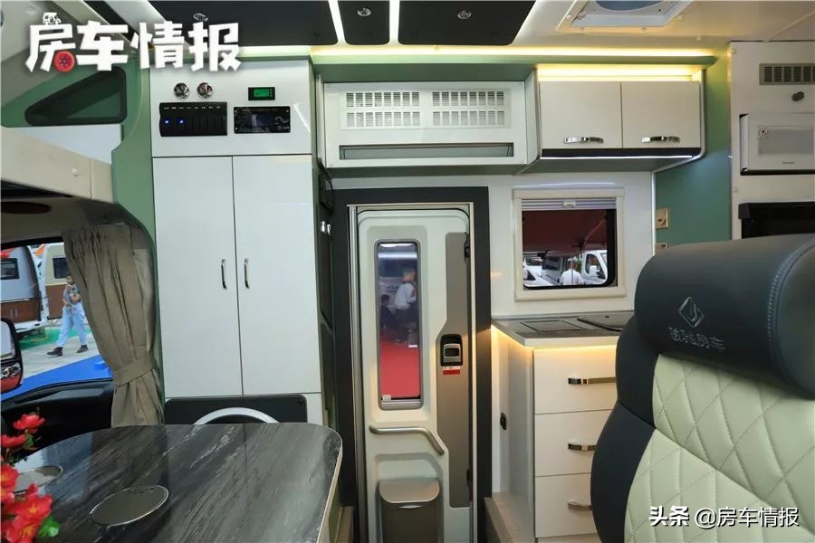 升降大床房车,可升降空间房车