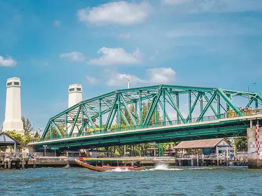 泰国最出名的夜市,泰国最繁华的夜市