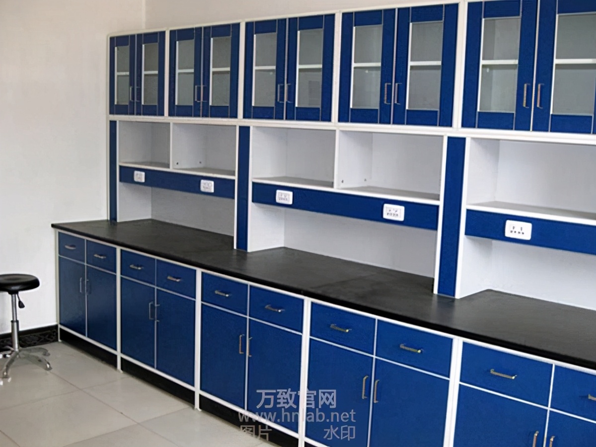 简单一招教你选择性价比高的家具,落地式实验室家具怎么挑选