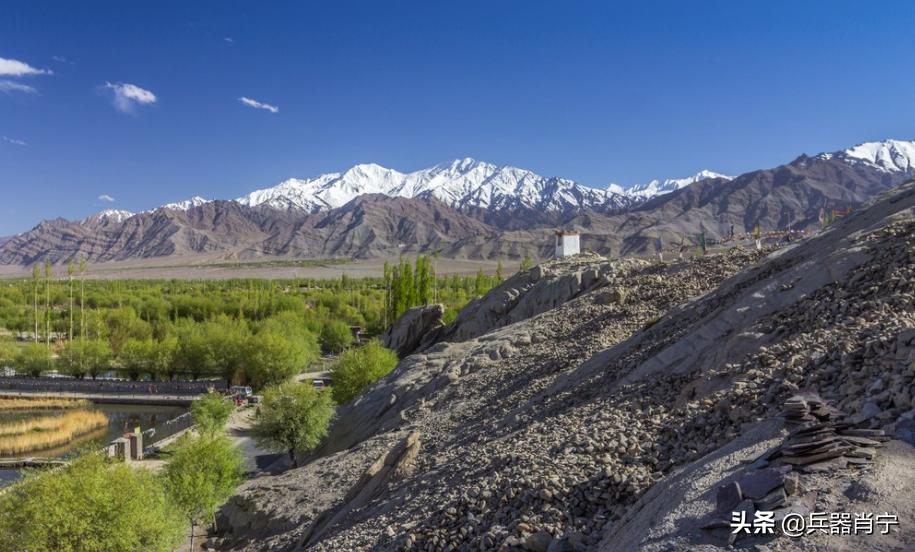 17年来最惨！印度在克什米尔遇伏背后，是英国人埋下的*药火**桶