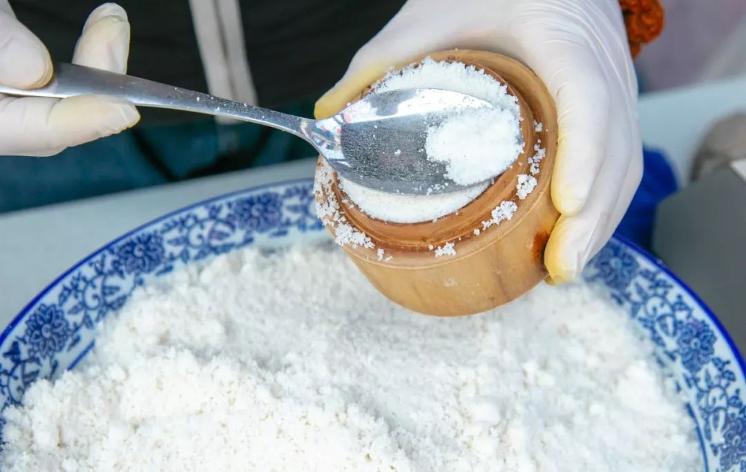 30年的街头小铺，终于在不夜城有了安稳的家